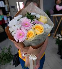 Букет цветов из:  Герберы, Розы и Хризантемы в Ленинский Тульская область