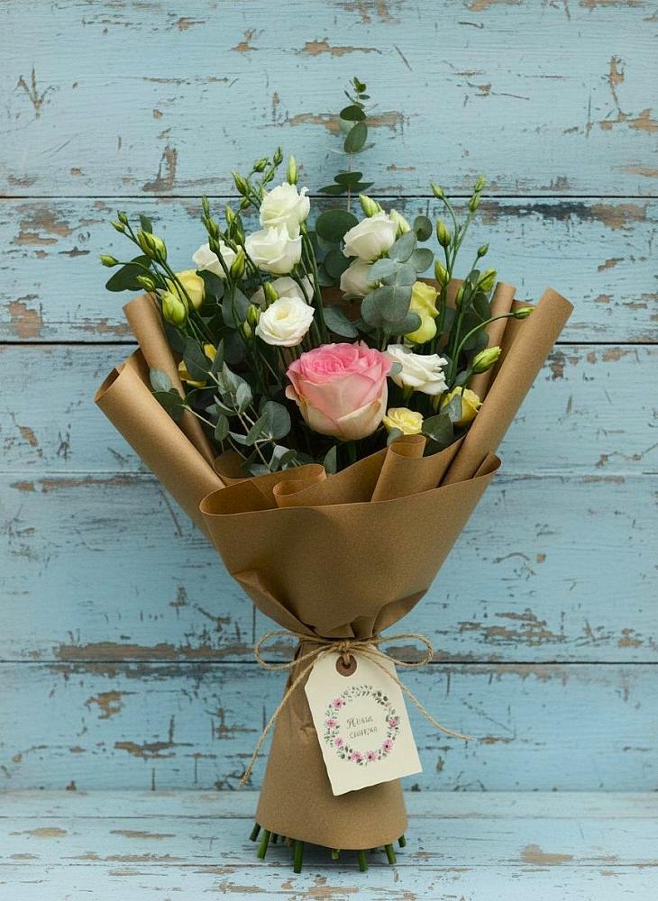 Букет цветов из: Розы и Лизиантусы в Ленинский Тульская область