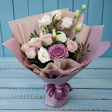 Букет цветов из:  Розы и Лизиантусы в Ленинский Тульская область