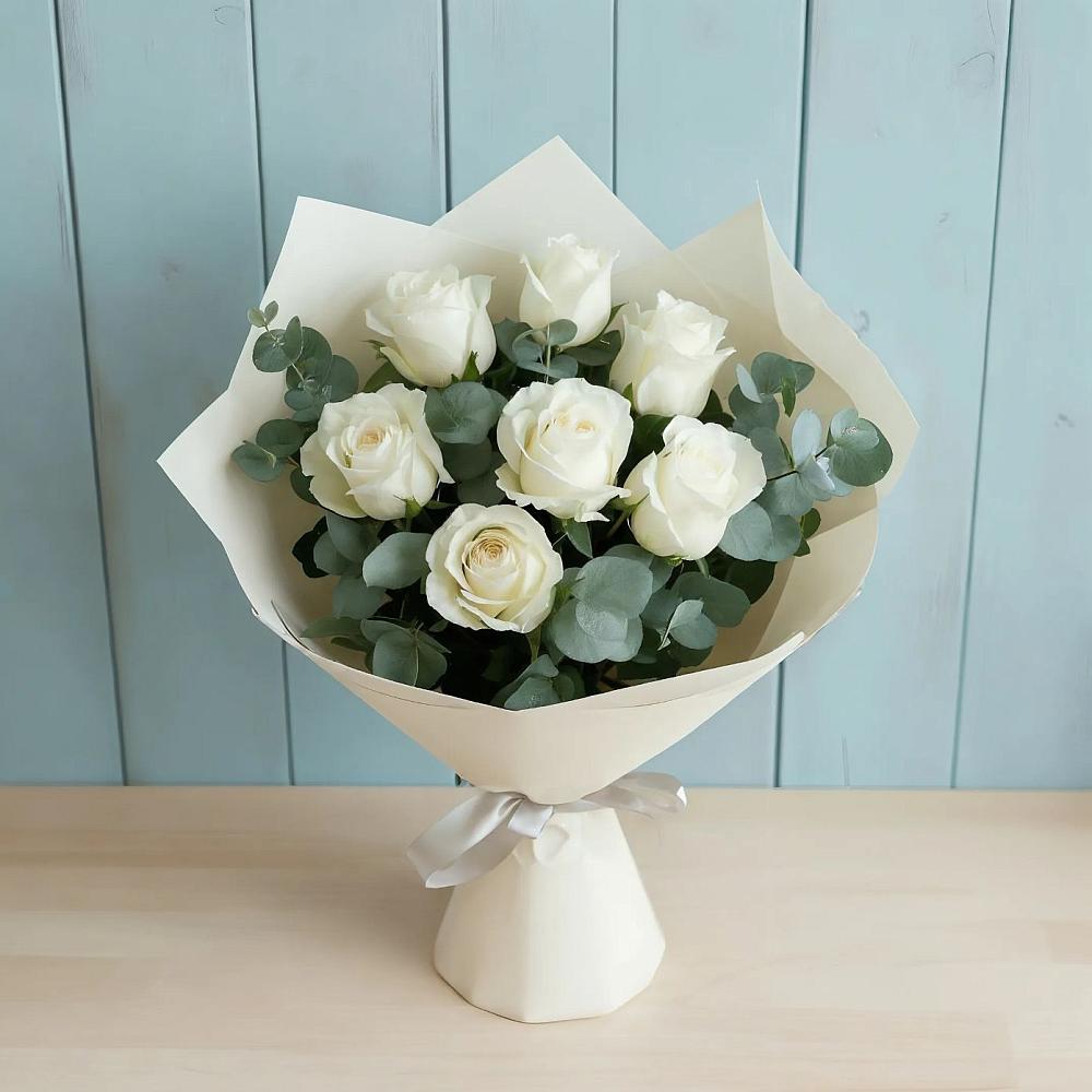 Букет Белые розы в Эвкалипте в Ленинский Тульская область