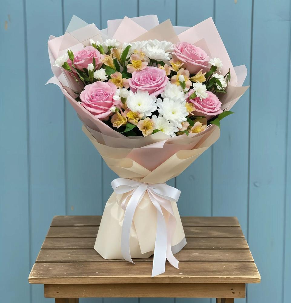 Букет цветов из: Гвоздики, Орхидеи и Розы в Ленинский Тульская область