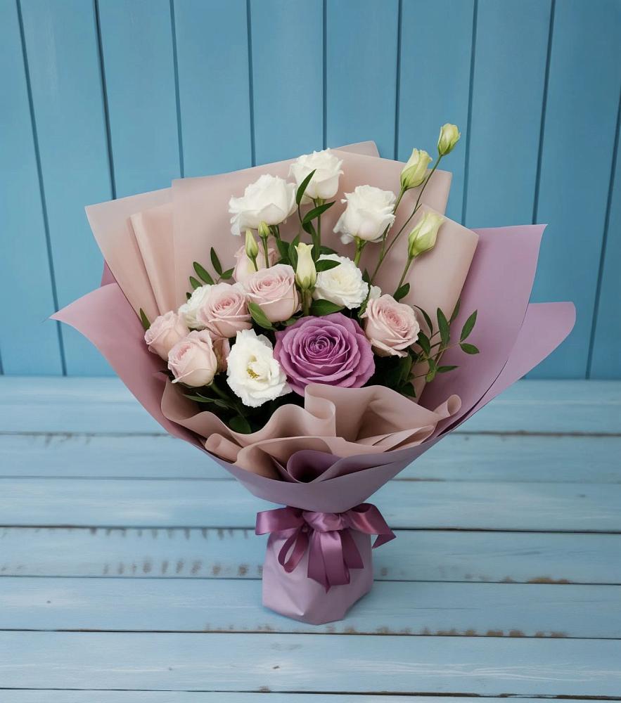 Букет цветов из: Розы и Лизиантусы в Ленинский Тульская область